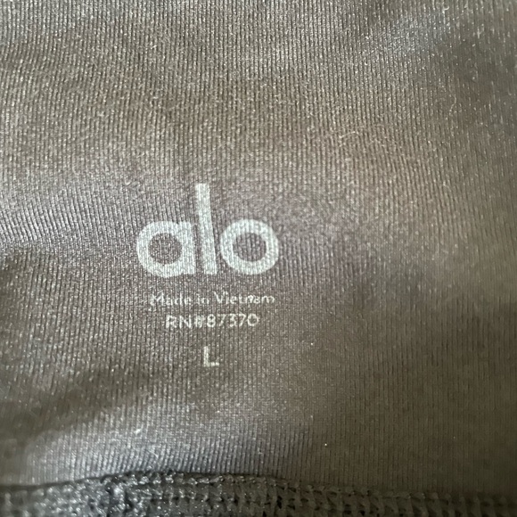 Alo Sz L Black W/open/netted seam down the backside (see pics). - Picture 5 of 5